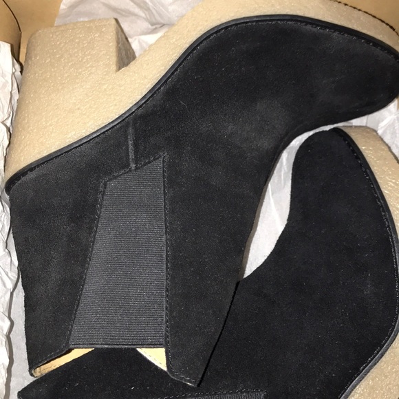 Urban Outfitters Posey Gumsole Boots - Picture 6 of 8